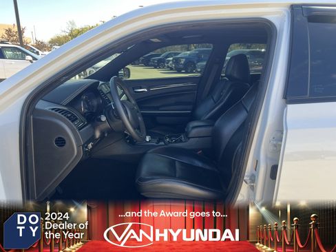 Used 2023 Chrysler 300 S w/ Comfort Group image 22