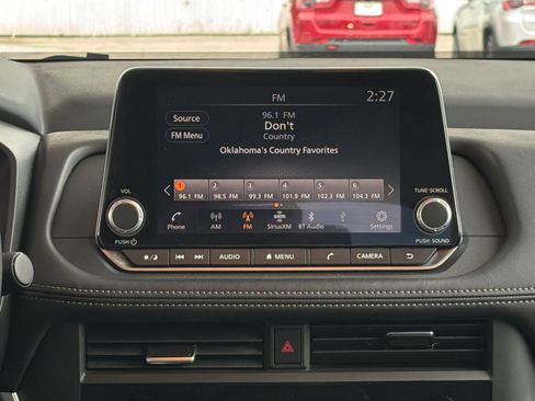 Used 2025 Nissan Rogue SV FWD image 20