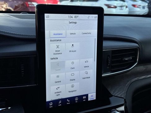 Used 2022 Ford Explorer Platinum image 29