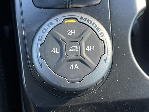 New 2025 Ford Bronco Badlands image 9