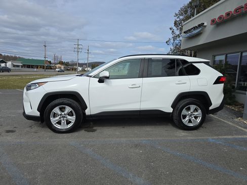 Used 2021 Toyota RAV4 XLE image 6