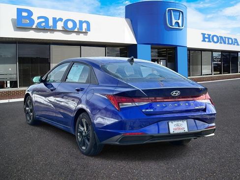 Used 2023 Hyundai Elantra Blue FWD image 4