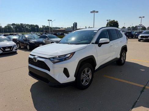 Used 2025 Toyota RAV4 XLE AWD/4WD image 6