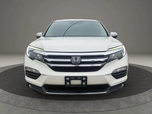 Used 2017 Honda Pilot Elite image 2