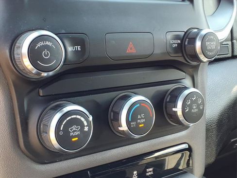 Used 2022 RAM 1500 Big Horn AWD/4WD image 5