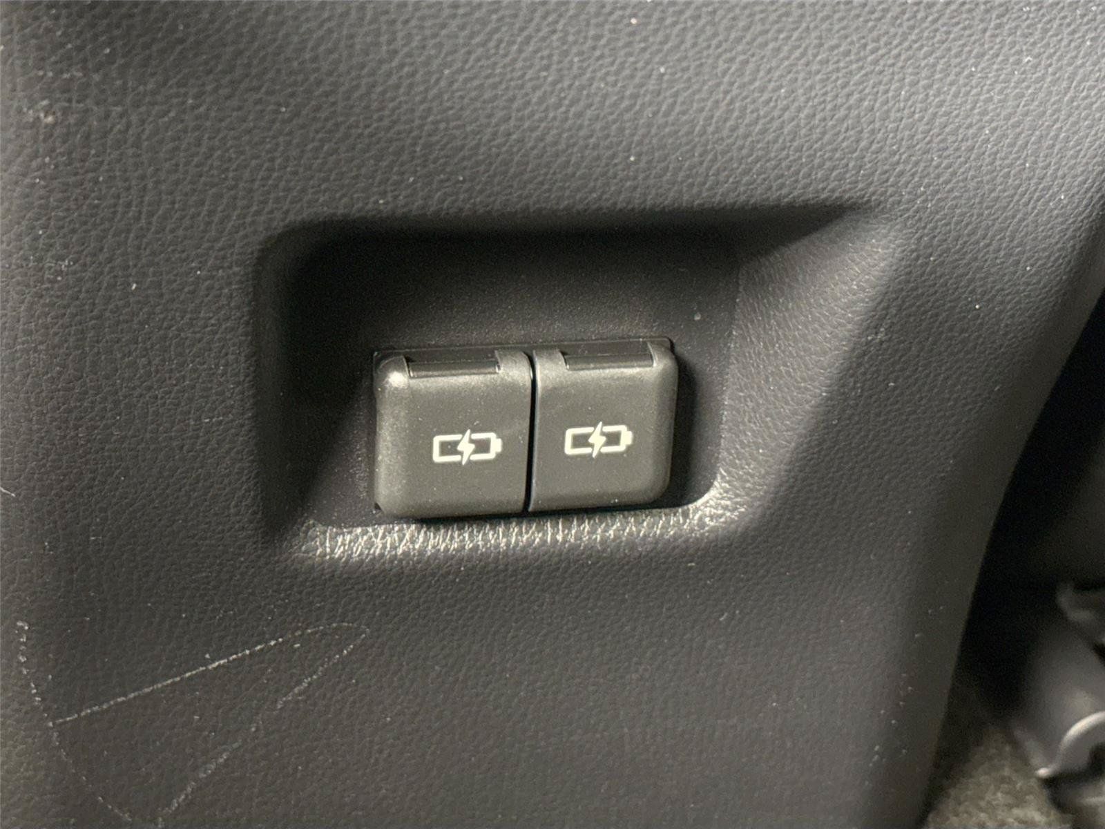 Certified 2025 Toyota RAV4 XLE FWD image 37