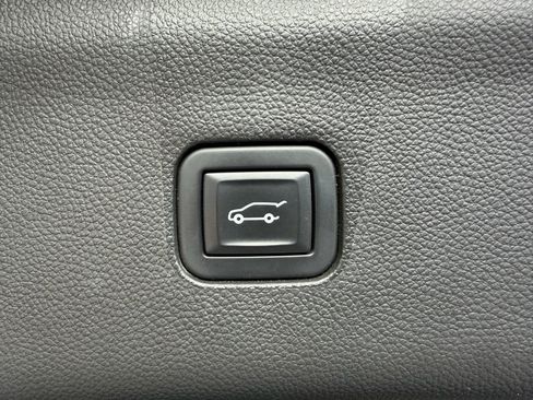 Used 2020 Buick Enclave Essence w/ LPO, Floor Liner Package image 7