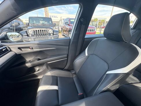 Used 2025 Toyota Camry XSE FWD image 33
