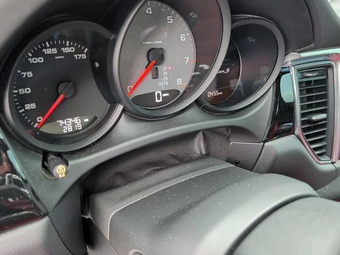 Used 2018 Porsche Macan S AWD/4WD image 2