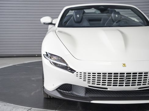 Used 2025 Ferrari Roma Spider image 9