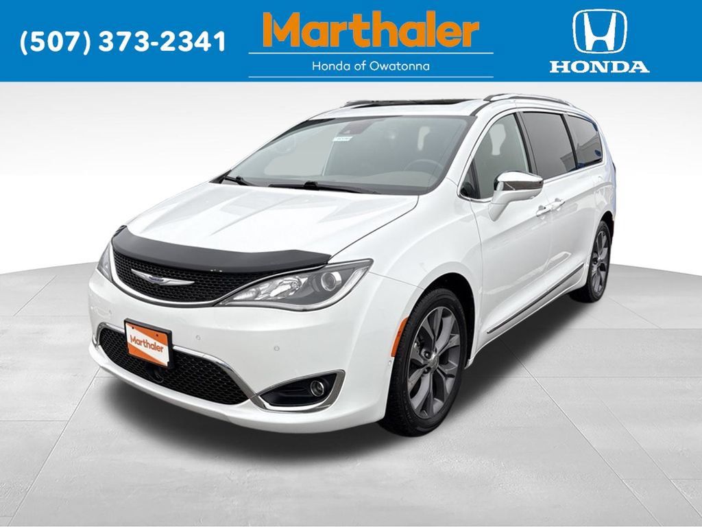 Used 2020 Chrysler Pacifica Limited w/ Tire & Wheel Group FWD image 1