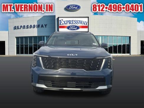 Used 2025 Kia Sorento S AWD/4WD image 3