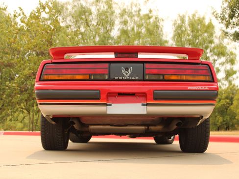 Used 1988 Pontiac Firebird Formula RWD image 18