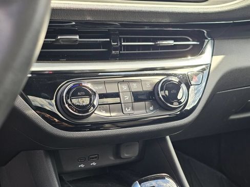 Used 2024 Buick Envista Sport Touring w/ Experience Buick Package FWD image 35