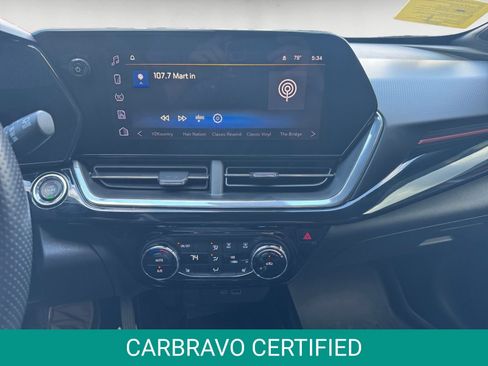 Certified 2024 Chevrolet Trax RS w/ Sunroof Package FWD image 17