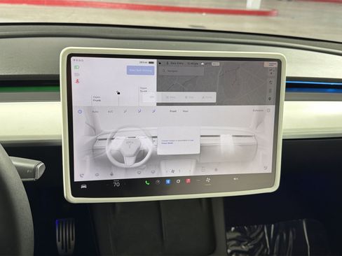 Used 2025 Tesla Model Y Long Range image 21