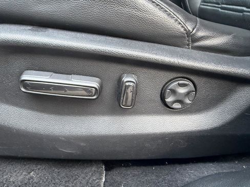 Used 2020 Honda CR-V Touring image 16