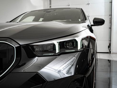 New 2026 BMW 550e xDrive image 14