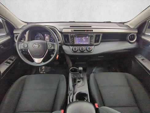 Used 2018 Toyota RAV4 LE FWD image 20