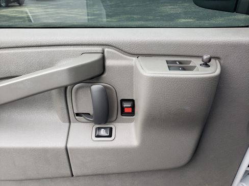 Used 2021 Chevrolet Express 2500 CARGO Full-size Cargo Van w/ Driver Convenience Package image 14