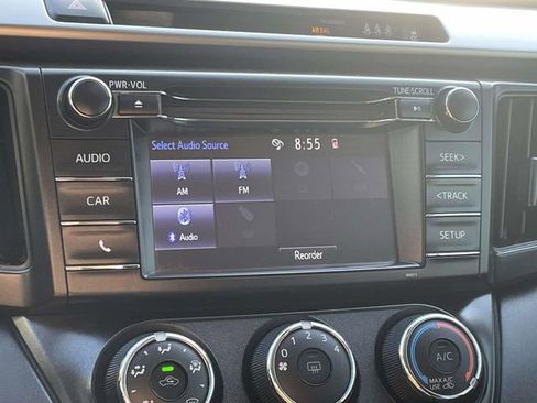 Used 2017 Toyota RAV4 LE FWD image 25