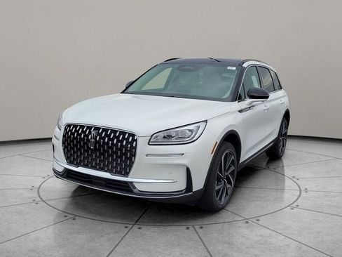 New 2026 Lincoln Corsair Reserve image 3