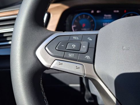 Used 2026 Volkswagen Atlas SE FWD image 13