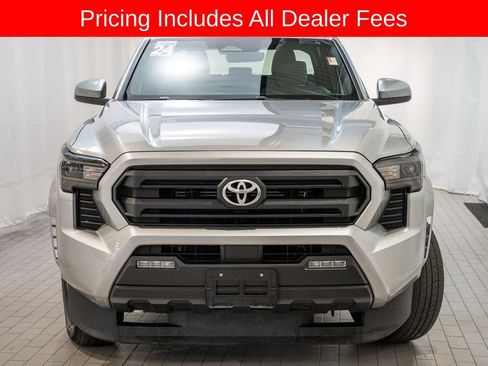 Certified 2024 Toyota Tacoma SR5 AWD/4WD image 2