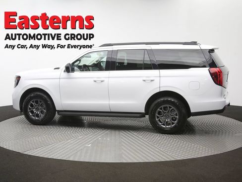 Used 2025 Ford Expedition Active AWD/4WD image 61