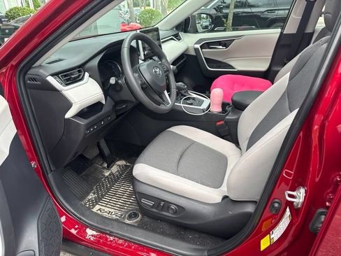 Used 2025 Toyota RAV4 XLE w/ Convenience Package AWD/4WD image 6