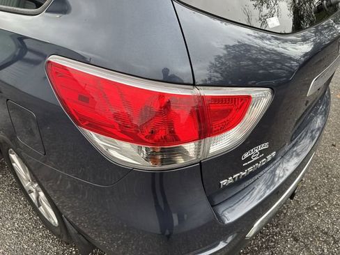 Used 2015 Nissan Pathfinder S image 33