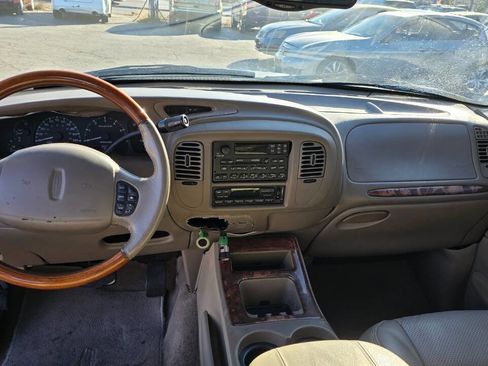 Used 2001 Lincoln Navigator 2WD image 9