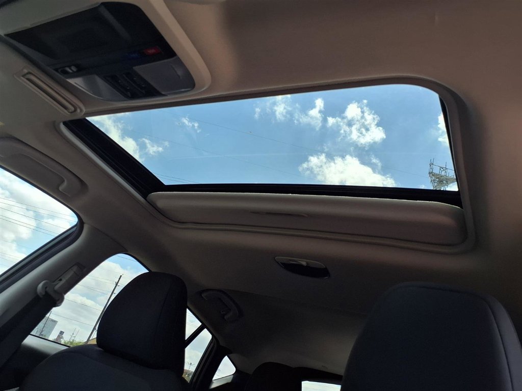 Used 2026 Subaru Crosstrek 2.5i Premium AWD/4WD image 8