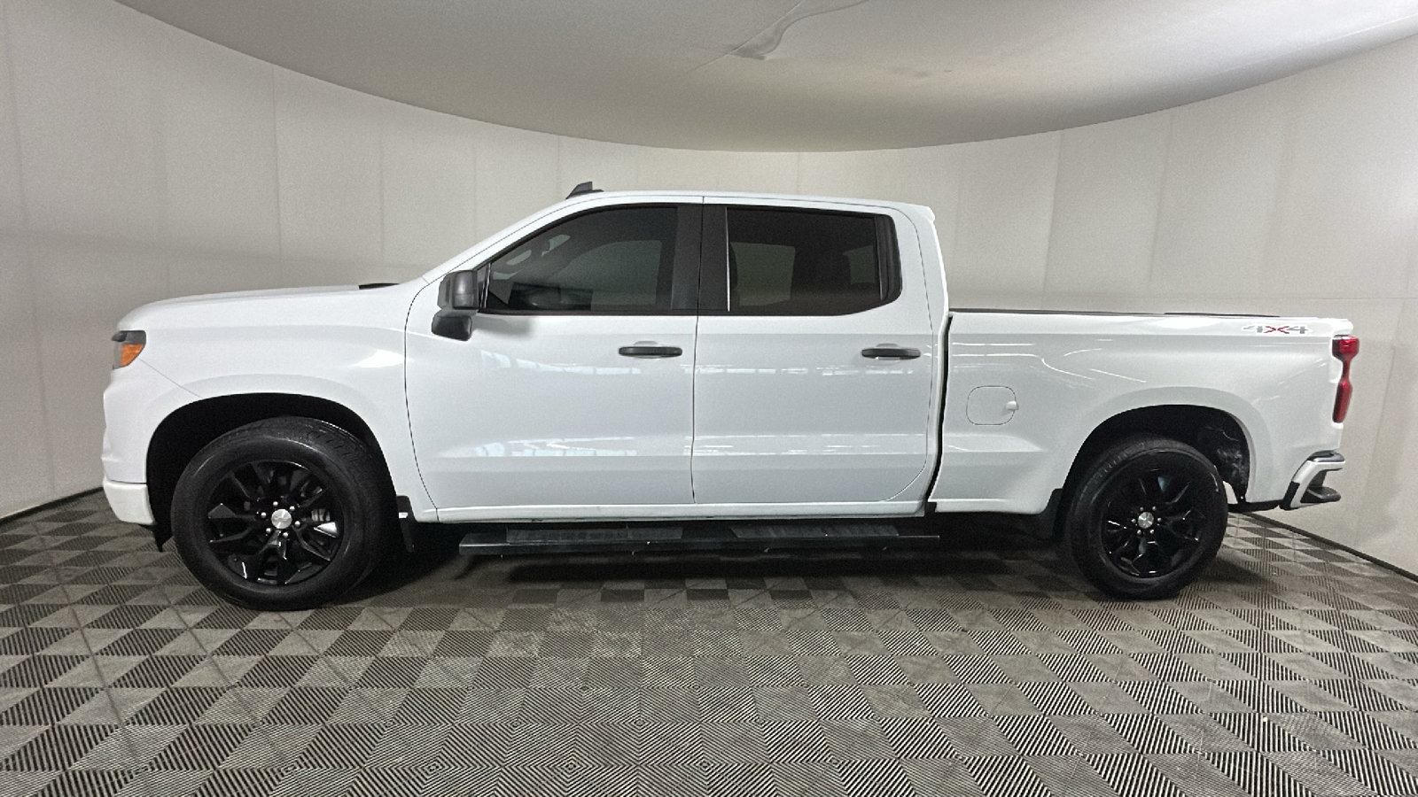 Used 2023 Chevrolet Silverado 1500 Custom AWD/4WD image 6