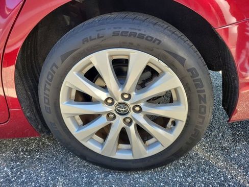 Used 2020 Toyota Camry LE image 12