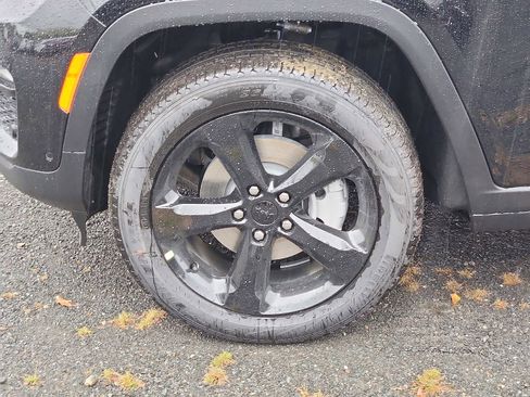 New 2025 Jeep Grand Cherokee Limited w/ Luxury Tech Group II image 5