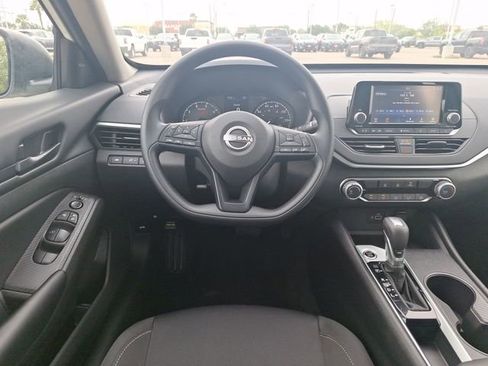 Certified 2024 Nissan Altima 2.5 S FWD image 18