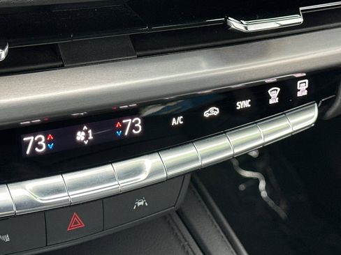 Used 2024 Cadillac XT4 Premium Luxury image 30