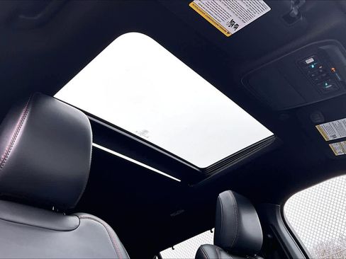 Used 2025 Ford Explorer ST-Line w/ Premium Package image 13