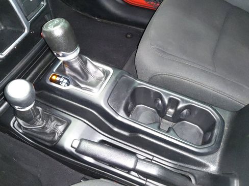Used 2018 Jeep Wrangler Unlimited Sport AWD/4WD image 26