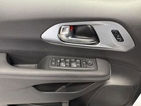 New 2026 Chrysler Pacifica Limited w/ S Appearance Package image 23