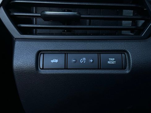 Used 2025 Nissan Altima 2.5 SV image 22