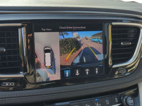 Certified 2019 Chrysler Pacifica Limited w/ Tire & Wheel Group image 21