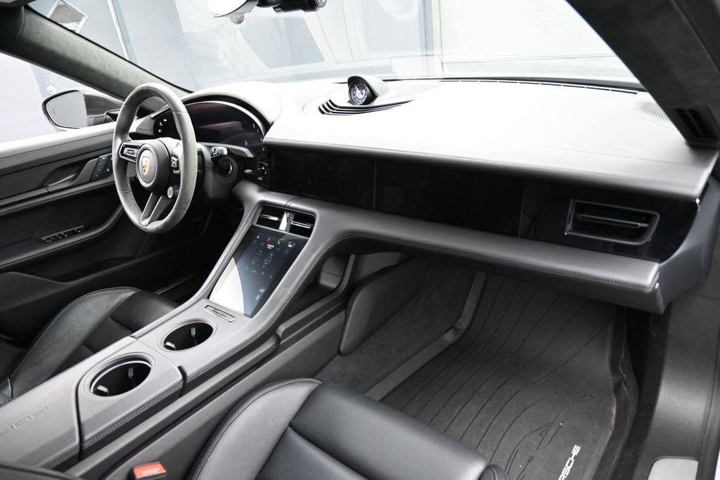 Certified 2024 Porsche Taycan 4S AWD/4WD image 32