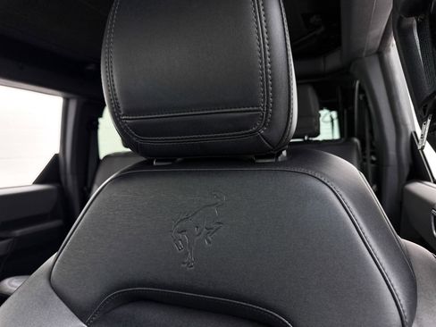 Used 2021 Ford Bronco Black Diamond w/ Sasquatch Package image 4