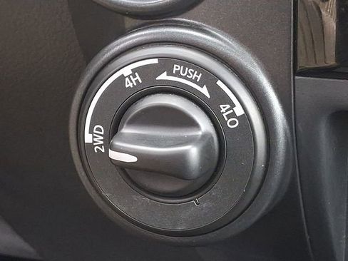 Used 2023 Nissan Titan PRO-4X w/ Pro-4x Convenience Package image 27