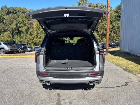 New 2026 Chevrolet Traverse LT image 35