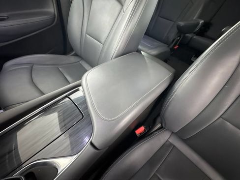 Used 2021 Buick Enclave Essence w/ Sport Touring Edition FWD image 34