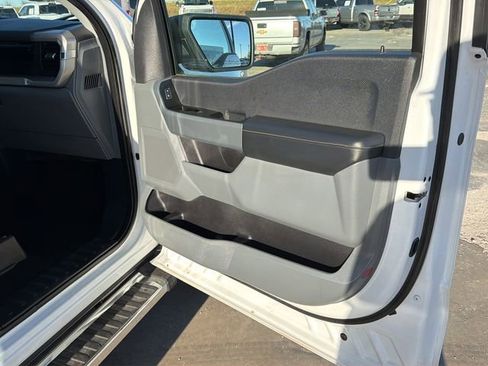 Used 2022 Ford F150 XLT w/ Trailer Tow Package image 12