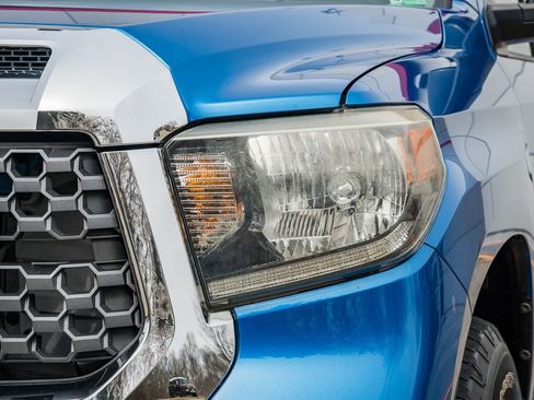 Used 2018 Toyota Tundra SR5 w/ SR5 Upgrade Package image 12